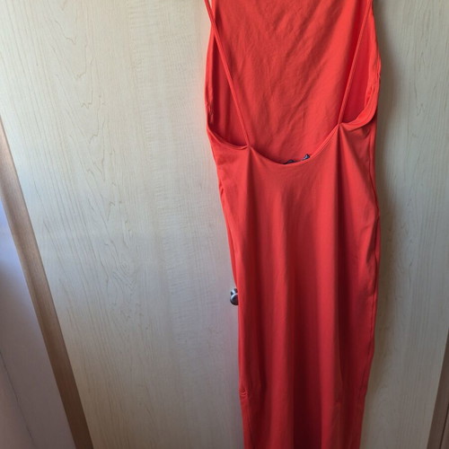 Zara red maxi dress with open back like new, size S