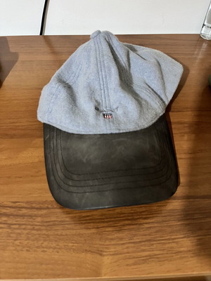 Cant hat like new, blue, one size