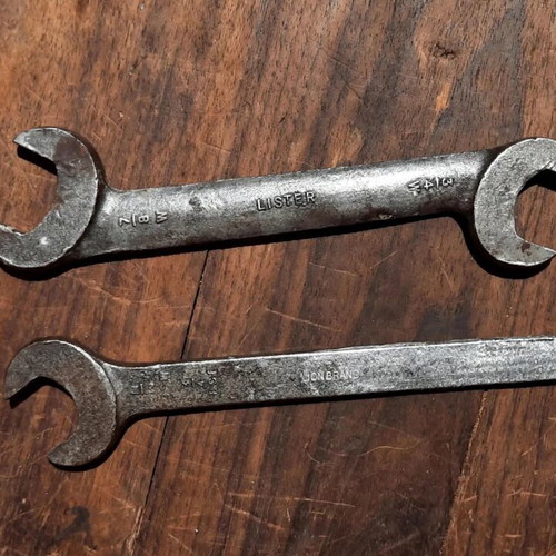 Vintage British Lister & Lion Brand Heavy-Duty Keys set used