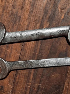 Vintage British Lister & Lion Brand Heavy-Duty Keys set used