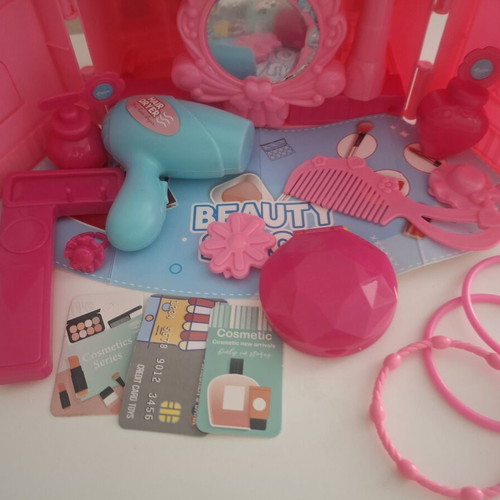 Hairdressing set and cosmetics like new
