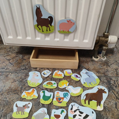 AS Magnet Box Farm Animals Set with 19 Magnets like new