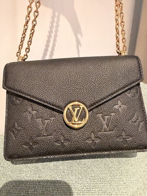 Rosy Wallet on Chain Louis Vuitton new, black and gold