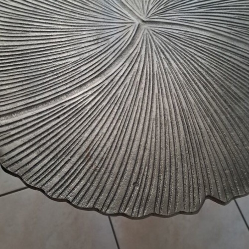 Round iron table, lightweight thin rods, 45 cm height, 56 cm width
