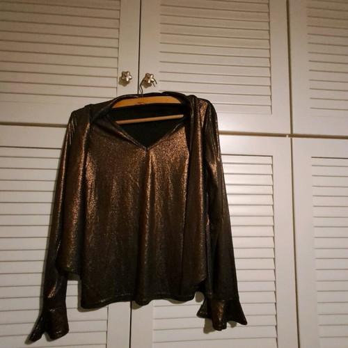 Blouse gold like new, size M, for special events