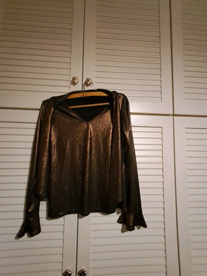 Blouse gold like new, size M, for special events