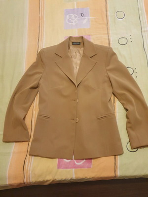 Sakkaki color tabba Medium Best Manuel like new