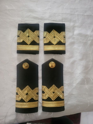 Navy officer epaulets used, lieutenant commander, 2 sets