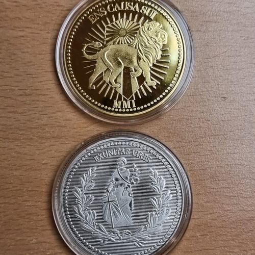 John Wick Continental replica coin set 2pcs like new, gold and silver