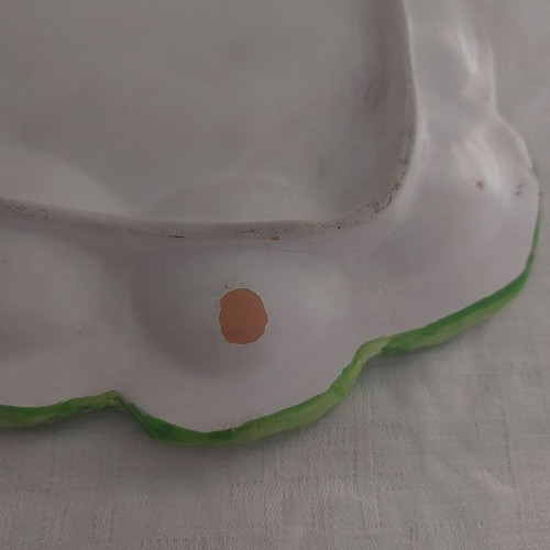 Easter ceramic egg holder 4 slots like new
