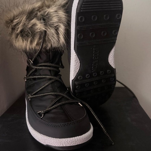 Moon Boot Snow Boots Size 38 New, Black and Grey