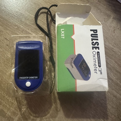 Digital fingertip pulse oximeter for oxygen and pulse measurement