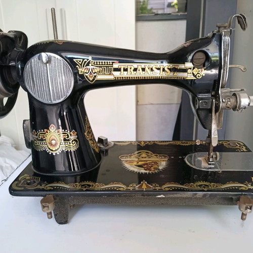 Mede Japan Transist sewing machine vintage, like new