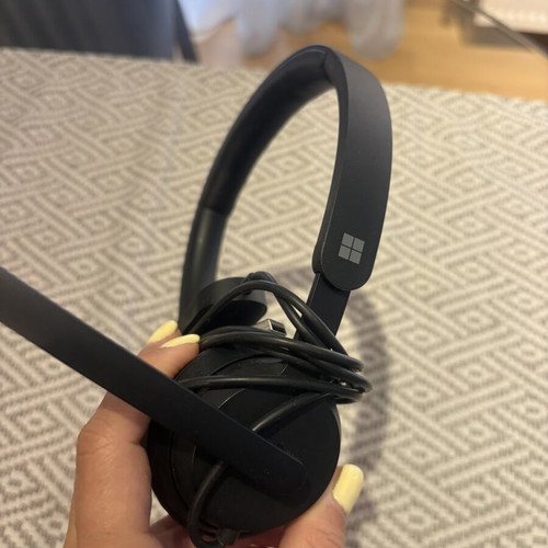 Headset wired with microphone and USB charging, used, black