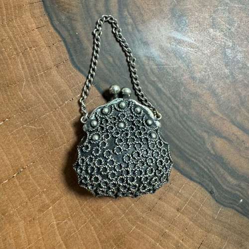 Metal purse like new, small