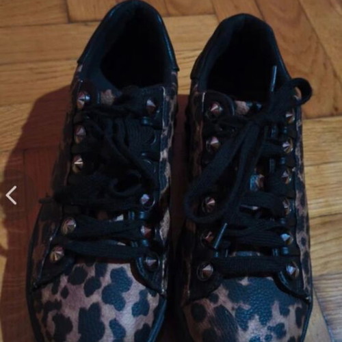 Guess Leopard Sneakers size 38 like new with metallic details