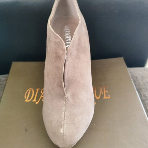 Castor platform beige pumps size 38 like new
