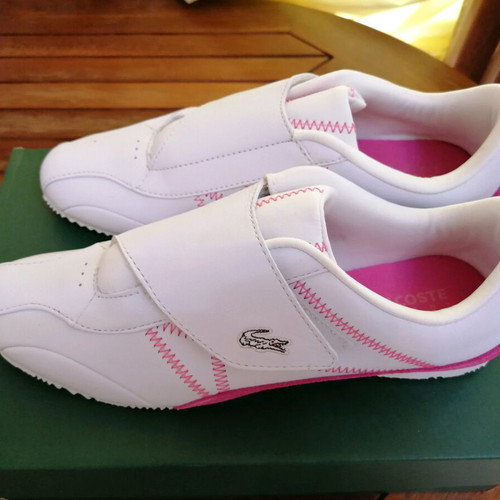 Lacoste Дамски Кожени Обувки Номер 39 Бели с Фуксия Детайли Нови