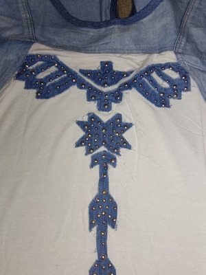 Blue and white blouse used with small zipper at neck