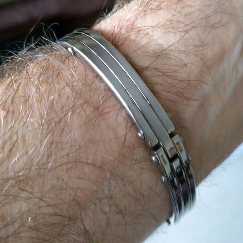 A.L.E. men's stainless steel handcuff bracelet like new, silver