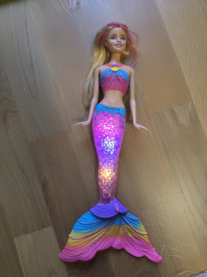Magical Light-Up Barbie Mermaid Doll Dreamtopia like new