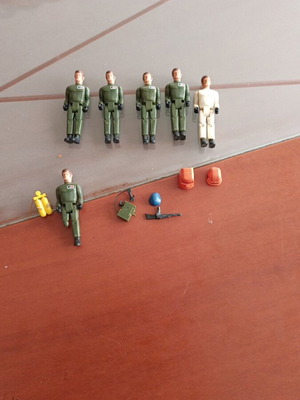 Matchbox figures set of 5 used with equipment and spare figure