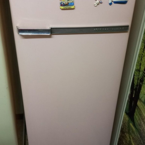 Ψυγείο μεταχειρισμένο ροζ απαλό vintage American Electric σε καλή κατάσταση