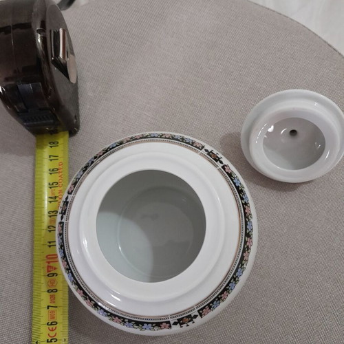Porcelain container with lid new