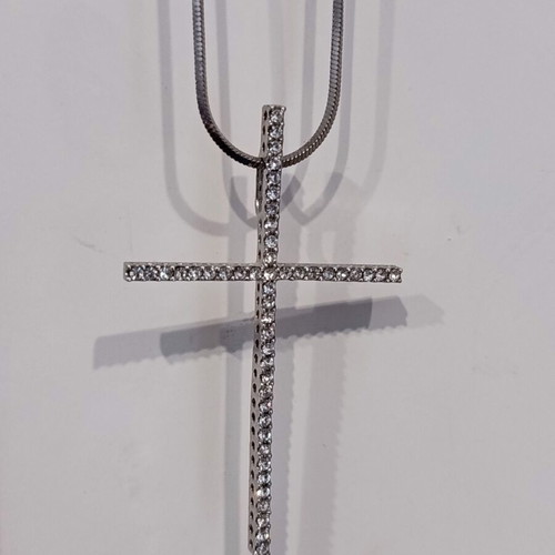 Women's cross pendant with zirconia like new