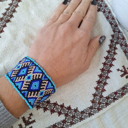 Ethnic blue bracelet handmade with glass beads new