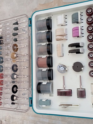 Accessory case with 357 pieces new