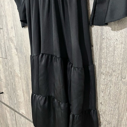 Midi dress like new, black with V neckline and ruffles