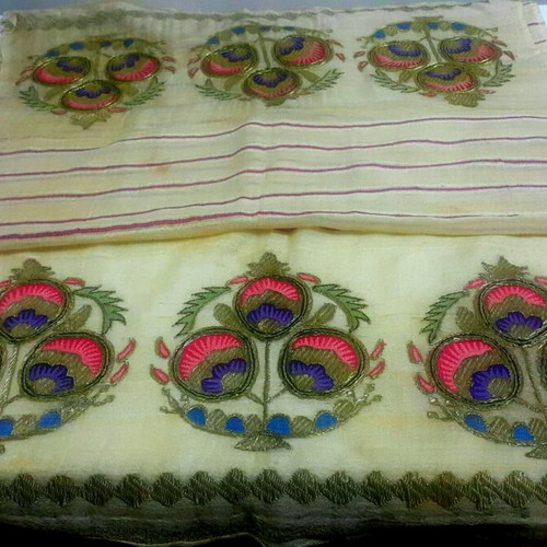 Ergocheira vintage handmade tablecloth used