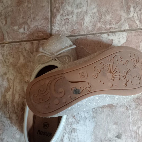 Ballerina shoes child size 26 silver like new