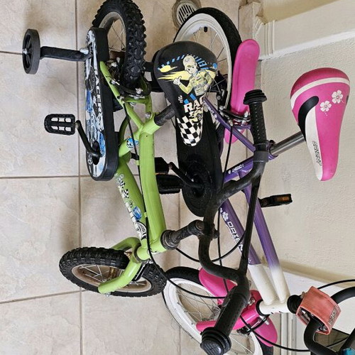 Children's bicycles like new for ages 3 to 8