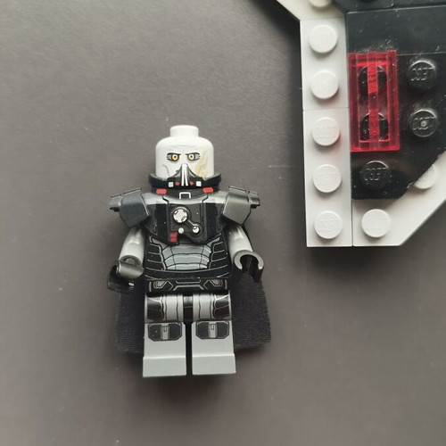LEGO 9500 Star Wars Sith Fury-Class Interceptor, missing parts and 2 figures