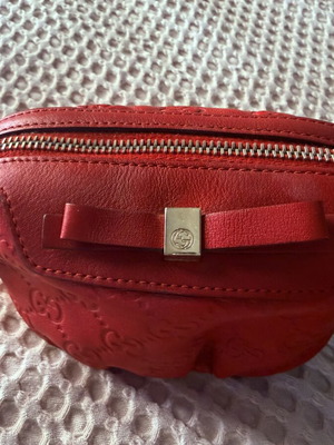Gucci cosmetic case handbag, red