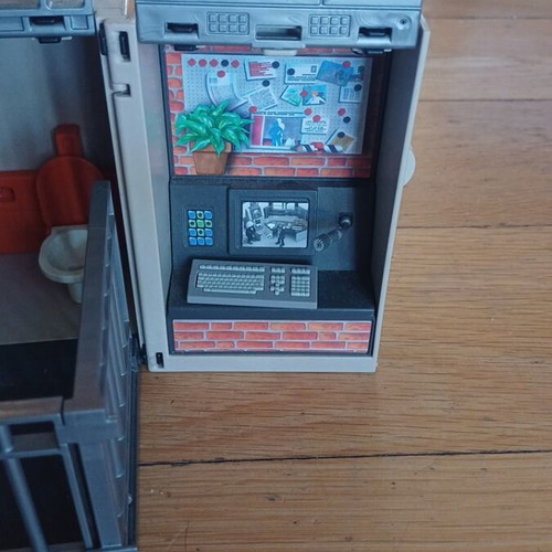 Game Box Police Station Playmobil used