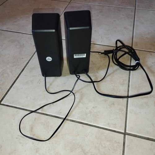 Genius SP-S110 2-piece stereo speakers like new