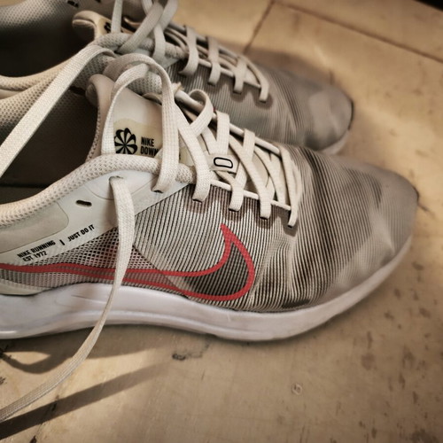 Nike athletic shoes used, size 44, white