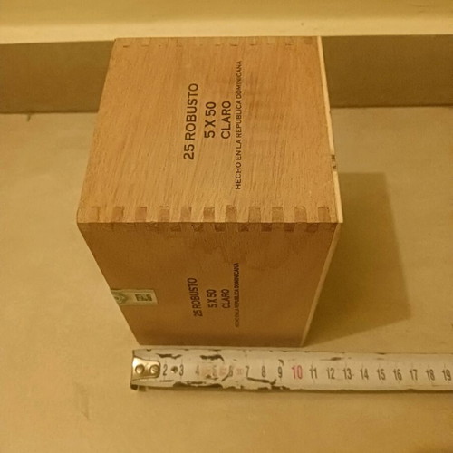 Cigar Box like new, empty