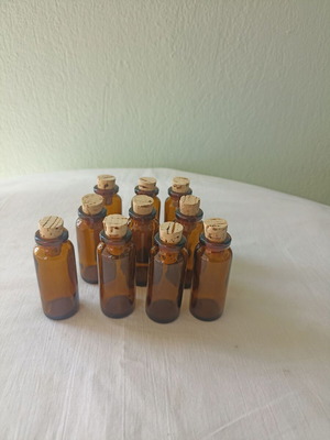 Set of 10 amber glass bottles 15 ml with natural cork stopper