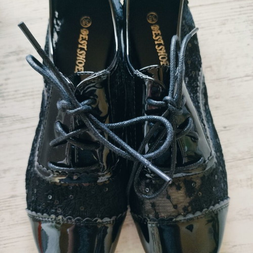 Black women's shoes with embroidery and patent leather new