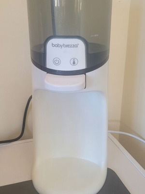 Baby Brezza Instant Warmer digital bottle warmer used