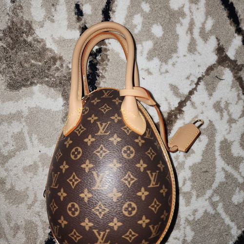 Louis Vuitton Monogram Egg Bag new, crossbody, brown