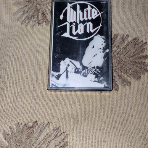 White Lion Fight To Survive cassette like new, metal