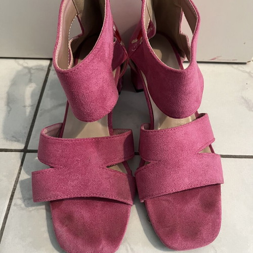 Embroidered pink sandals used, size 38, with back zipper