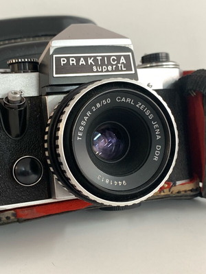Praktica Super TL analog camera with Tessar Carl Zeiss Jena 50mm F2.8 lens used