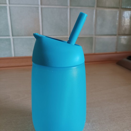 Munchkin toddler cup like new with silicone straw 296ml