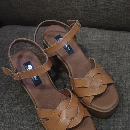 Leather women's sandals new, tan, sizes 36 and 41